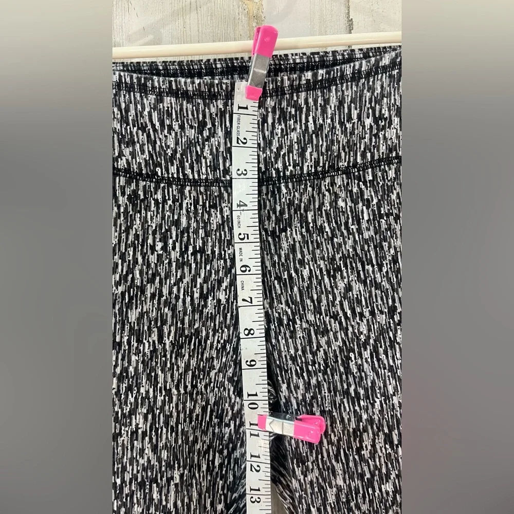 T By Talbots Black White Women's Cropped Capri Leggings side pockets Medium - Picture 4 of 10
